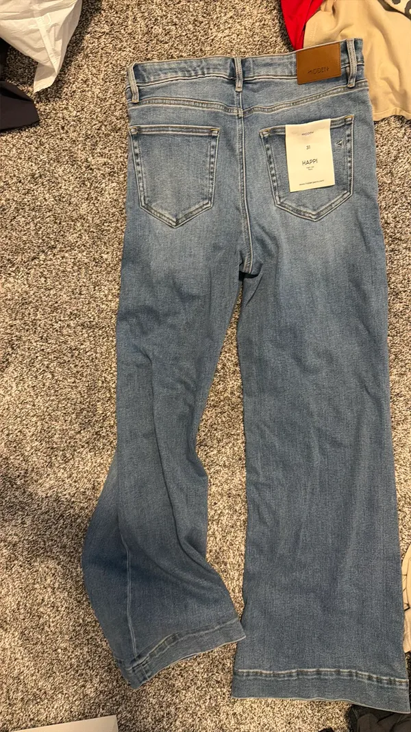 Hidden Jeans Happi Flare High Rise Size 31 - Image 3