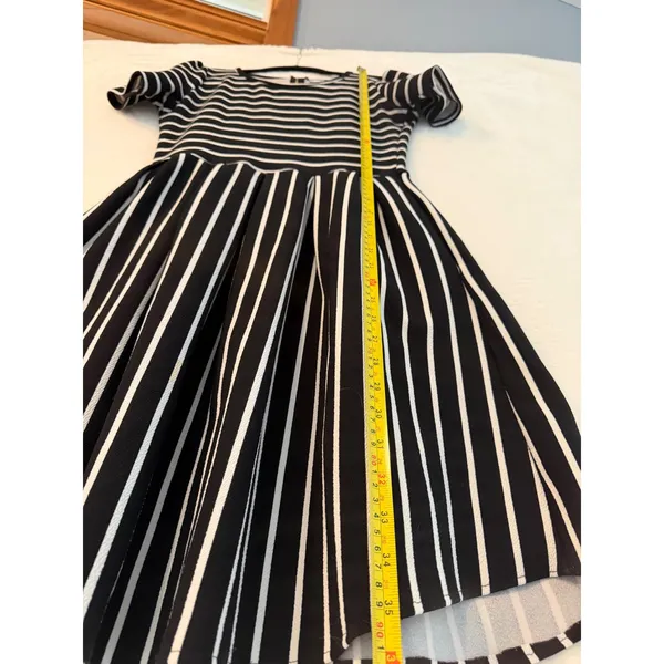 LuLaRoe‎ Amelia Dress Small Black White Striped Short Sleeve Pocket Fit Flare S - Image 4