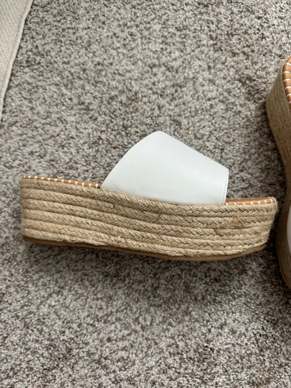 Platform sandals - Image 2