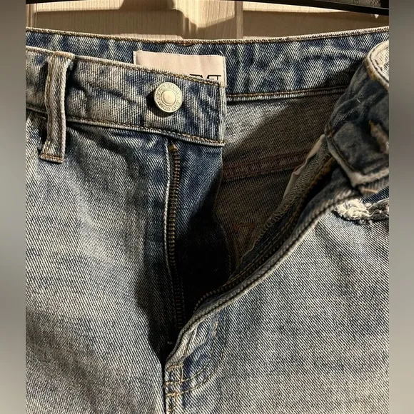 Vervet Rise Waist‎ Distressed Jeans Women’s Size 27 Denim Cropped 100% Cotton - Image 5