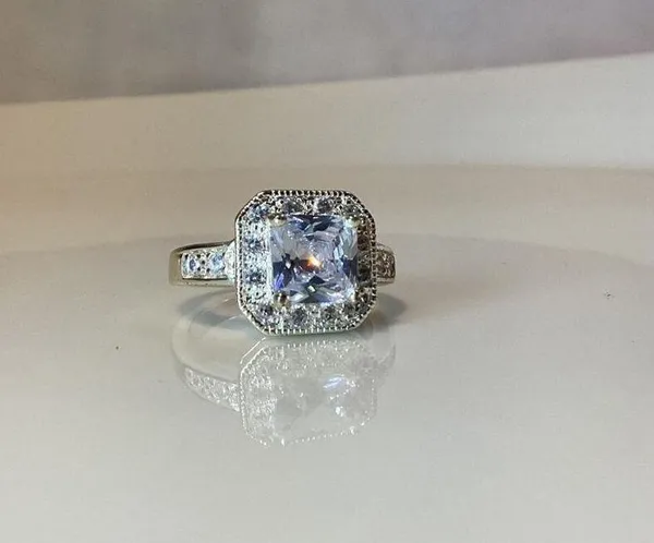 Silver Toned Crystal Ring - Image 2