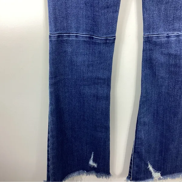 Risen High Rise Distressed Hem Flare Jeans Size 26/3 - Image 7
