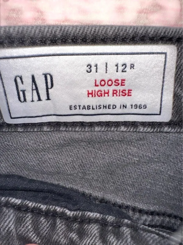 Gap Women's Black/Gray High-waisted Straight-leg Jeans - Image 5