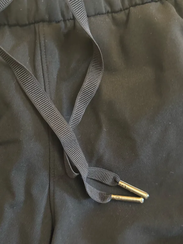 Lululemon Joggers Black - Image 4