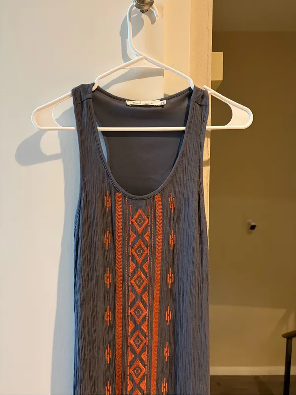 Solitaire Gray Maxi Dress with Rust Embroidered Panel, size XS - Image 3