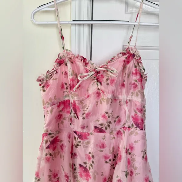 Lulus Immaculate Cutie Light Pink Floral Sleeveless Tiered Midi Dress NWT size M - Image 5