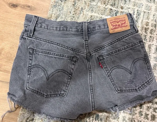 Levi’s Shorts - Image 2
