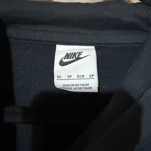Nike sweatshirt - Image 2