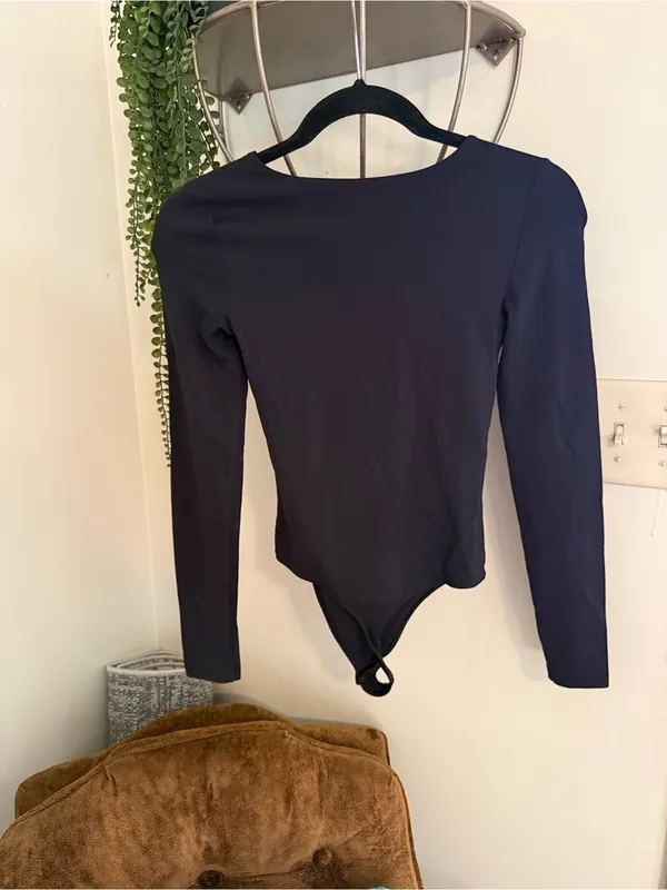 Aritzia Babaton Long Sleeve Body Suit - Image 2
