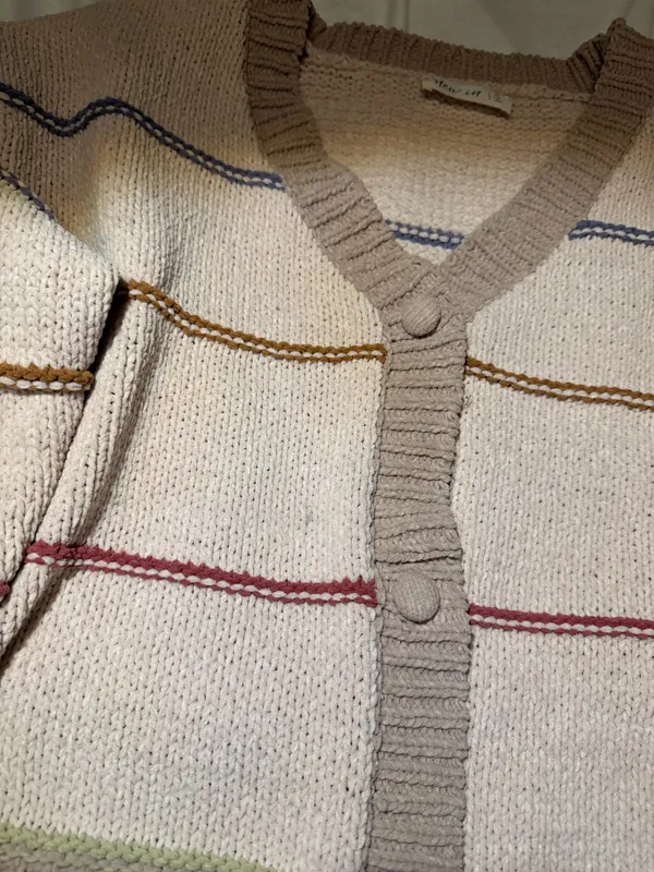 Boutique sweater/Cardigan Tan Size M - Image 4