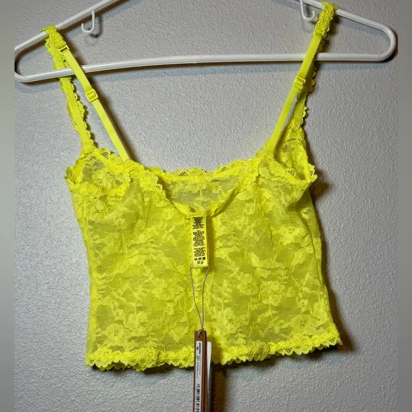 SKIMS STRETCH LACE INTIMATES CAMI highlighter yellow S SOLD OUT NWT limited ed - Image 6