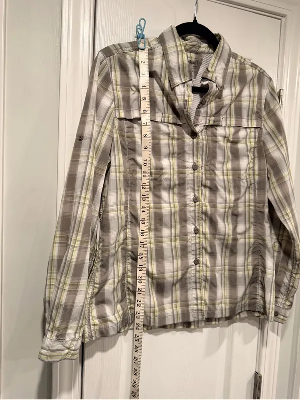 L.L. Bean Size S Green Gray Plaid Vented Nylon Hiking Trail Shirt Secure Pocket - Image 4