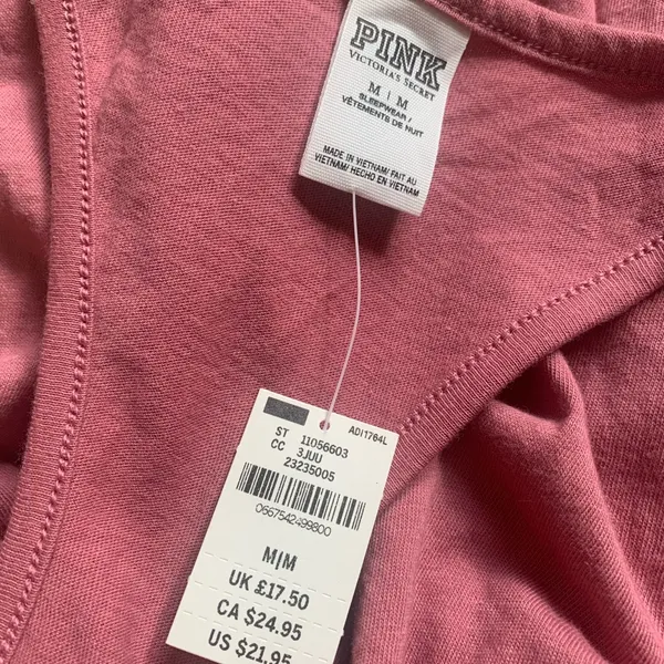 New Victoria’s Secret pink tank top - Image 5