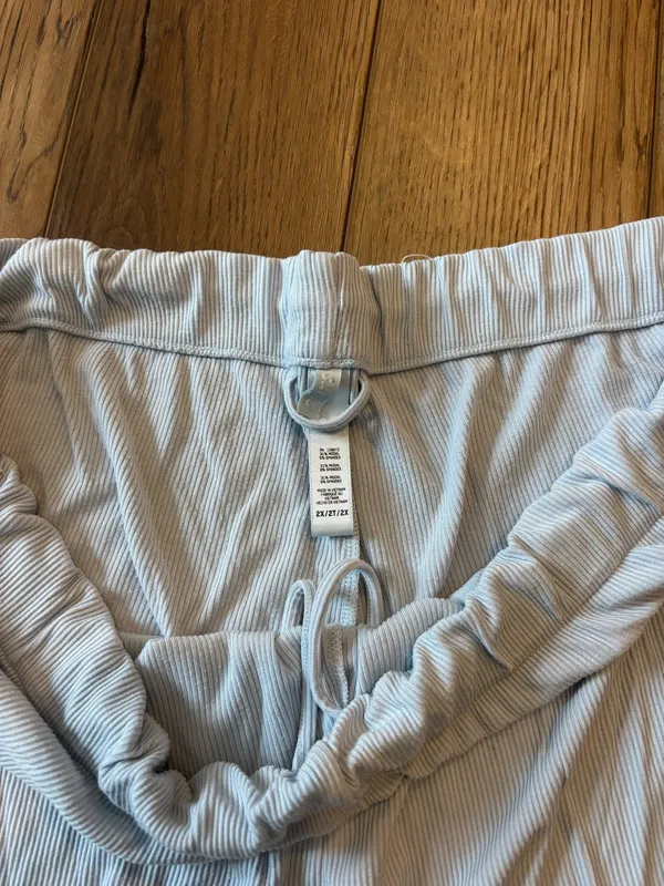 Skims lounge shorts - Image 2