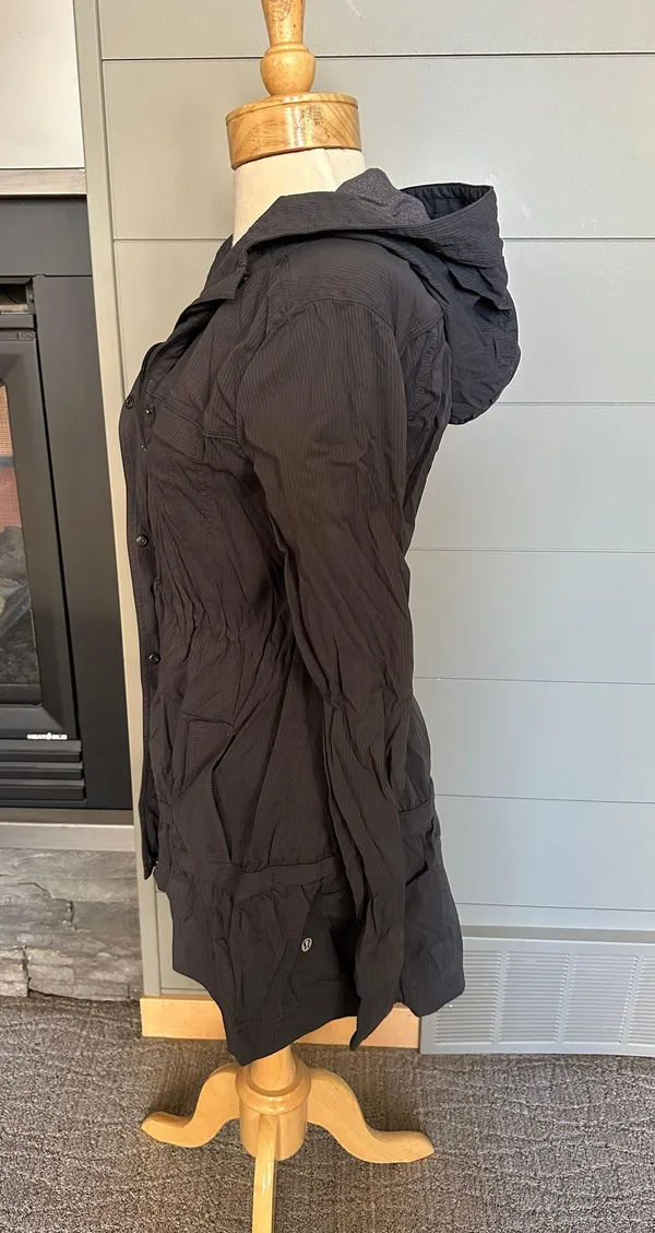 Lululemon Windbreaker - Image 3