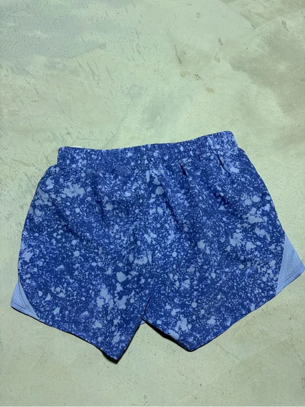 Under Armour Women's Printed Athletic Shorts loose XS - Image 7
