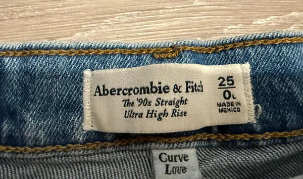 Abercrombie Jeans - Image 4