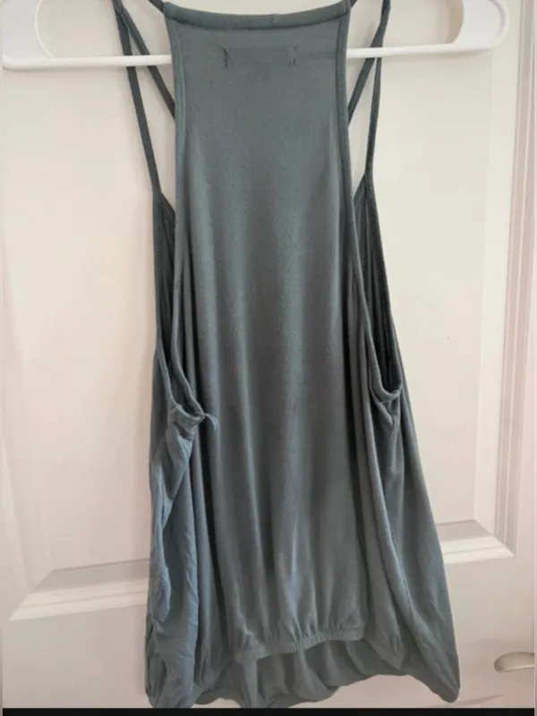 American Eagle Outfitters Soft & Sexy V-Neck Camisole in Slate Gray size medium - Image 4