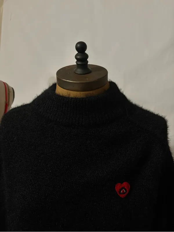 NWT Women’s large Aelfric Eden soft sweater black red heart mock neck new - Image 3