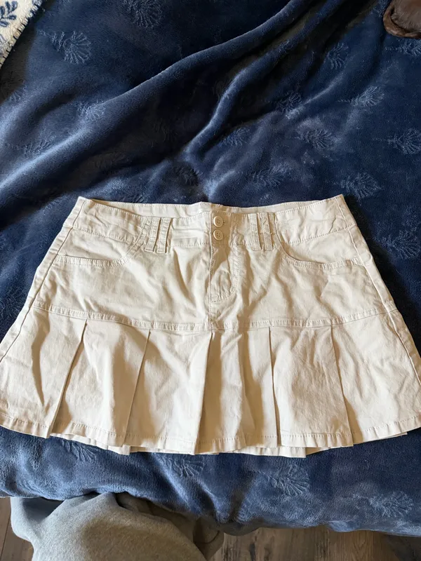 Aeropostale Skirt Mini Pleated Tan - Image 3