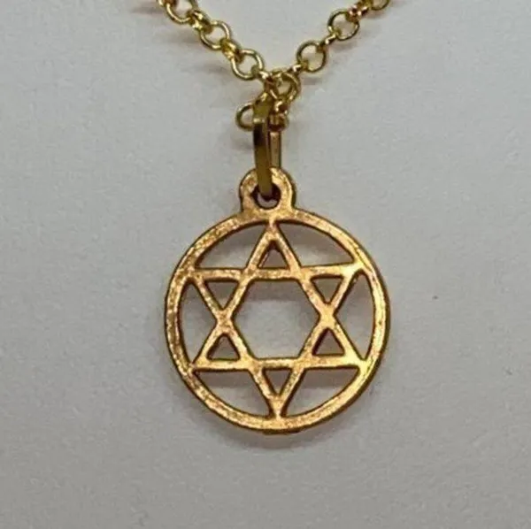 Gold-Tone Star Pendant Necklace - Image 2