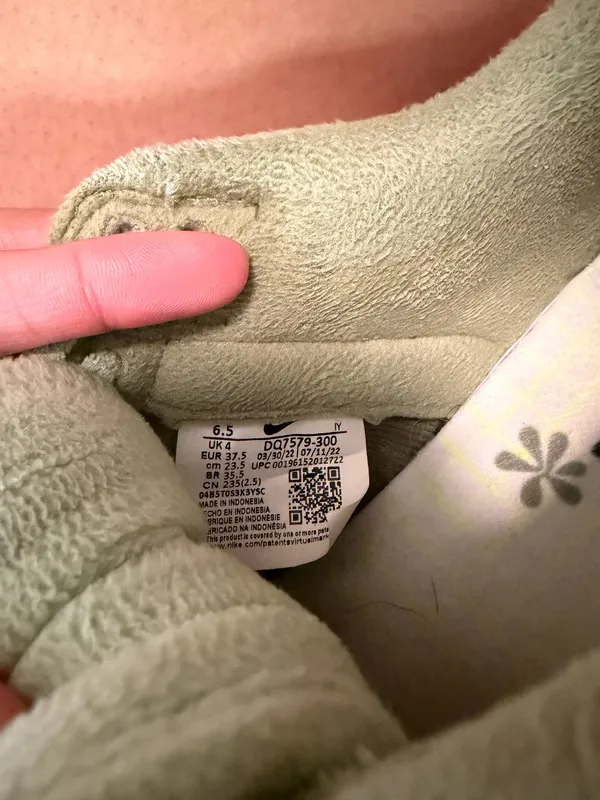 Nike Dunks  - Image 4