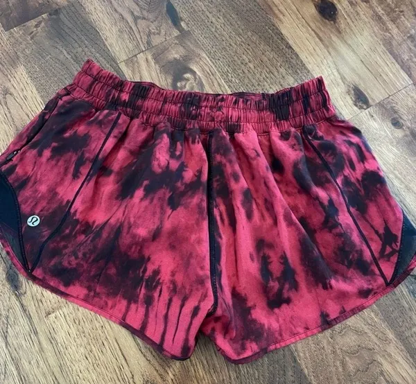 Lululemon hottie, hot shorts - Image 2