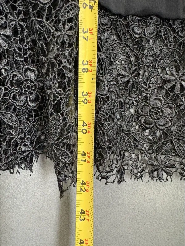 maurices Women’s Black White Floral Lace Embroidered Shift Dress V-Neck M - Image 5