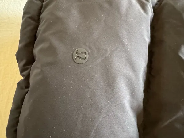 Lululemon Cropped Vest Puff - Image 3