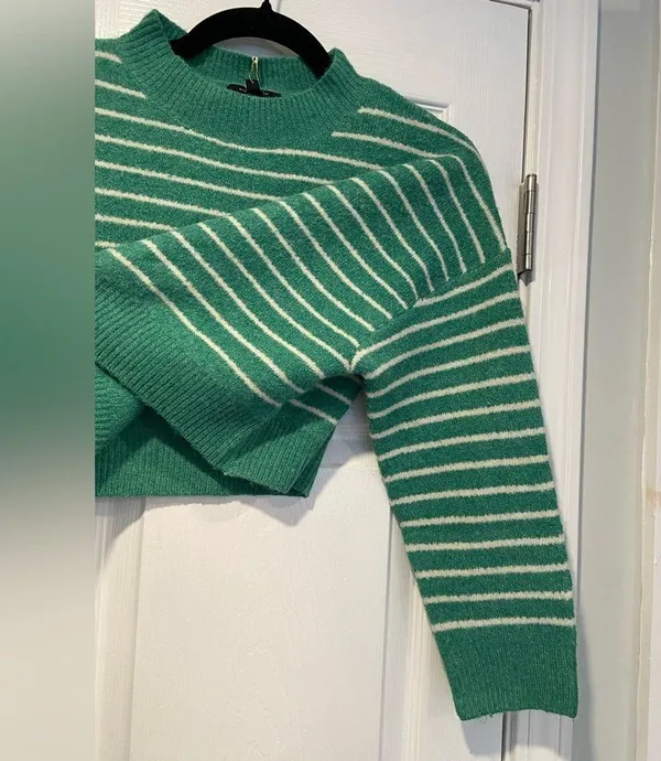 NWT Tilly’s Love Tree Size L Oversized Cropped Green Striped Pullover Sweater - Image 4