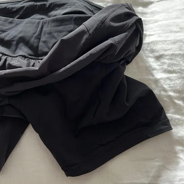 Lululemon Hotty Hot HR Naked Shorts Black 2.5” Size 12 - Image 6