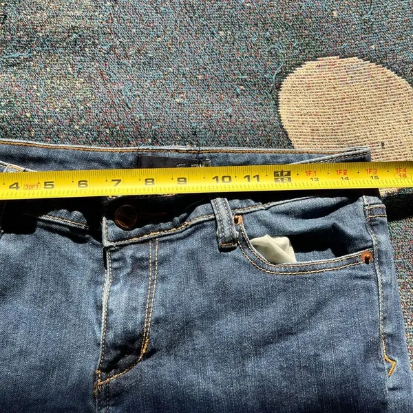 Seven7 Blue Straight Leg Jeans Classic Style Light Distressed SZ 4 Y2K Mid Rise - Image 12