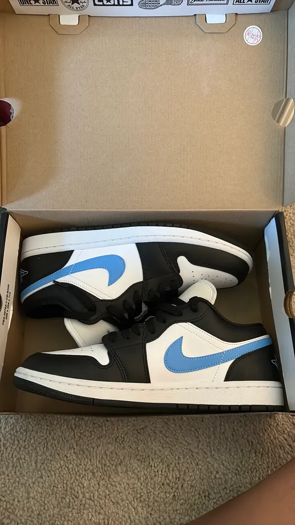 Wmns Air Jordan 1 Low 'Black University Blue' - Image 4