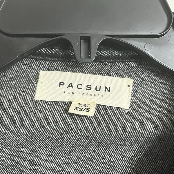 PACSUN Women's Cropped Denim Jacket‎ Size XS/S Black With White Stripes - Image 3