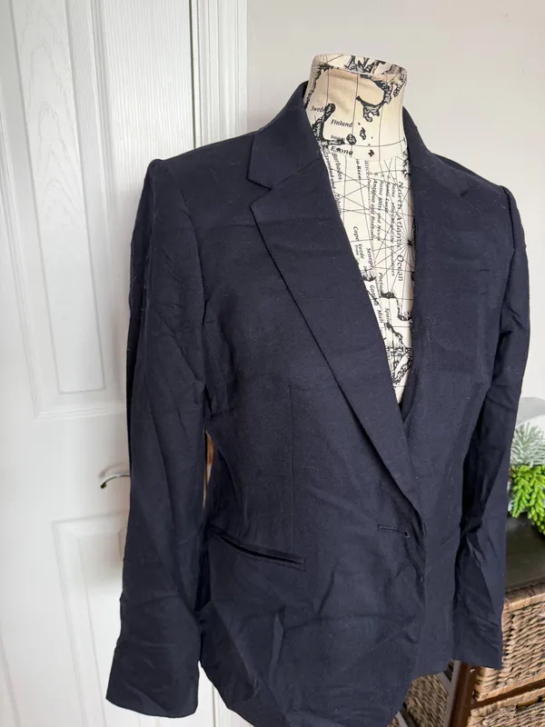 J. Crew Wool Vintage Single Gold Buttons Classic Navy Blazer Preppy minimalist Sz 12 work school - Image 2