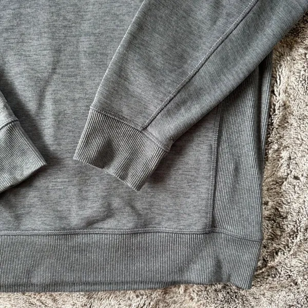 Under Armour 3/4 Zip Unisex Sweatshirt Sz Small - Image 2