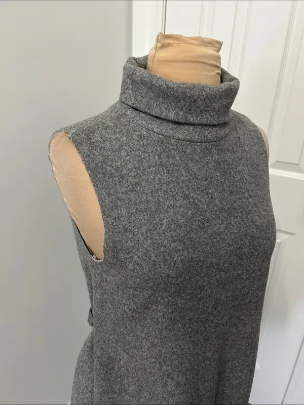 Zara Sleeveless Turtleneck Tie Back Sweater - Image 3