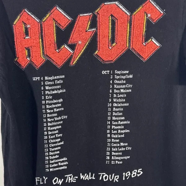 AC/DC Fly on the Wall Tour 1985 Graphic T-Shirt Black Small 100% Cotton Band Tee - Image 4