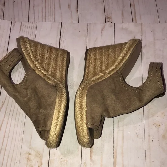 Universal Threads tan open toe wedge sandal - Image 4