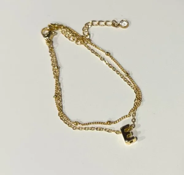Turandoss Gold plated Initial Bracelet "E" - Image 4