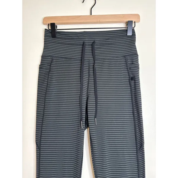 Halara Cloudful‎ Air Striped Drawstring Joggers Black Grey Medium 7/8 Length NWT - Image 2