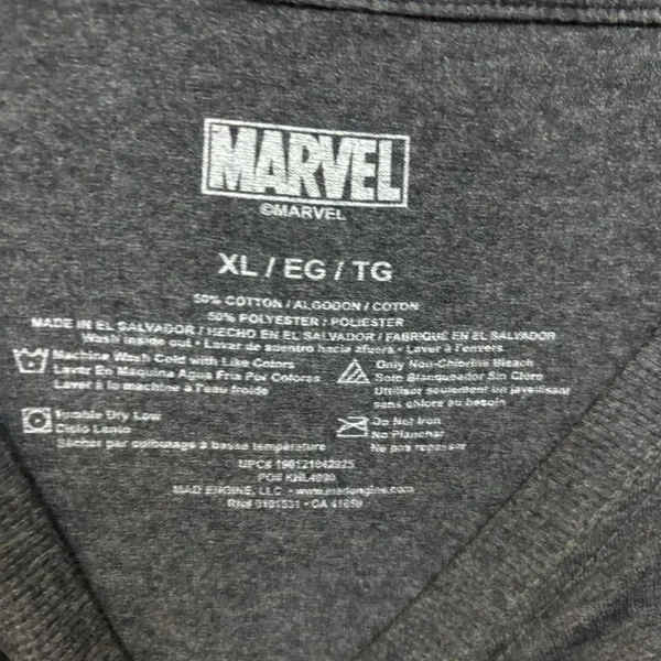 Marvel Logo Comic Book Tshirt size XL  - Image 4