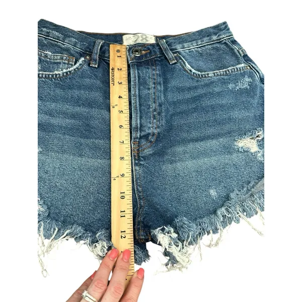 Free People We the Free Size 28 Jean Shorts Denim Ripped Button Fly #AA5-5‎ - Image 4