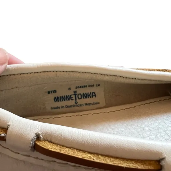 Minnetonka‎ Classic Driving Loafer Off White 6 - Image 7