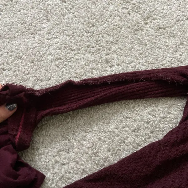 We‎ the free oversized waffle knit sweater medium maroon - Image 4