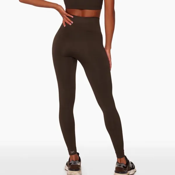 SET ACTIVE Dark Brown Ribbed Scultpflex High-Rise Seamless Leggings - Image 2