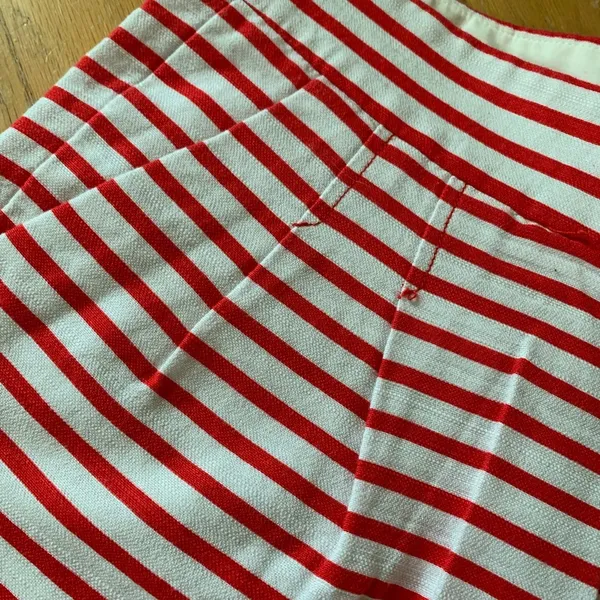 White and red stripe J.Crew shorts size 6 - Image 2