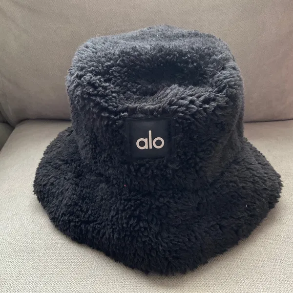 Alo Yoga Foxy Sherpa Bucket Hat Black S/M - Image 2