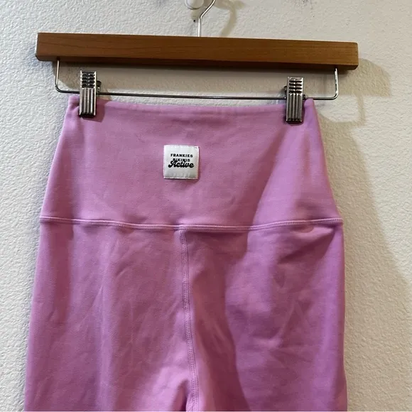 Frankie's Bikinis Pink Zippy Crop Top‎ Baby Tee Size Medium - Image 10