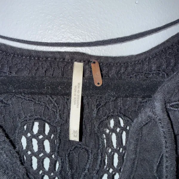 Free People Crochet Lace Top Womens Medium‎ Black Excellent Long Sleeve Cutout - Image 2